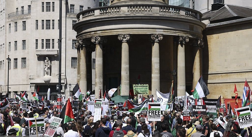 تجمع گسترده دانشجویان دانشگاه مونترال کانادا در حمایت از فلسطین!