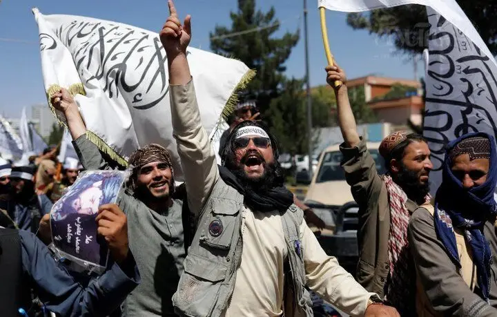 اقدام جنجالی طالبان علیه شیعیان و زبان فارسی