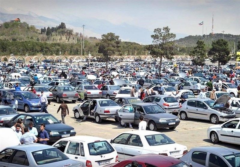 ریزش شدید متقاضیان خرید خودرو در سامانه یکپارچه | قیمت خودروهای داخلی ۲۶ درصد ارزان شد