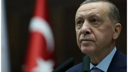 پاک کردن بینی اردوغان محافظانش را به دردسر انداخت!+ فیلم