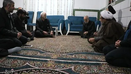 تصاویر: دیدار نماینده رهبری با خانواده‌های شهدای انفجار تروریستی کرمان