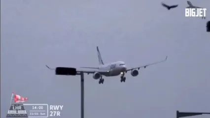 لحظه فرود پرواز «ایران ایر» در طوفان دیروز فرودگاه لندن + فیلم