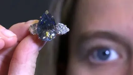 حراج بزرگترین الماس آبی جهان به قیمت ۵۰ میلیون دلار/ ویدئو
