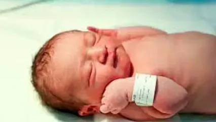 این نوزاد چاق متولد شده در قم همه را انگشت به دهان کرد+ عکس