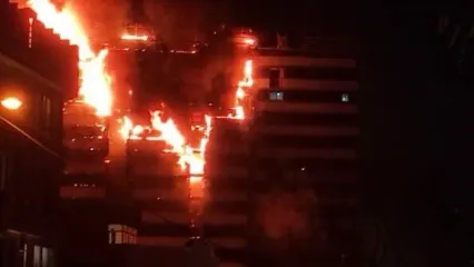 حریق در بیمارستان گاندی تهران/ اورژانس تهران به حالت آماده‌باش درآمده است/ یک سمت ساختمان کاملا سوخت/ مهار آتش و آغاز لکه‌گیری/ ویدئو