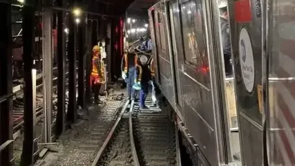 ۲۴ زخمی در پی برخورد دو قطار مترو در نیویورک