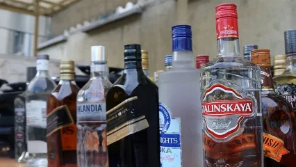 کشف انبار مشروبات الکلی در شهرستان دشت آزادگان