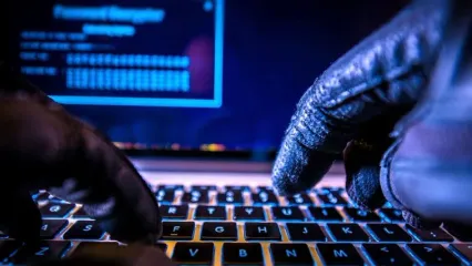 دستگیری کلاهبردار سایبری ۱۵ ساله در البرز / سرقت اطلاعات بانکی ۱۳۰۰ نفر!