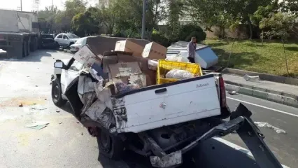تصادف زنجیره‌ای تریلر حامل سنگ و ۱۲ خودروی دیگر در شرق تهران