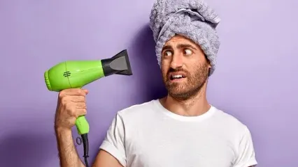 یه عمر اشتباه موهامون و خشک میکردیم | عمرا اگه میدونستی برای خشک کردن مو نباید از حوله استفاده کنی!+فیلم