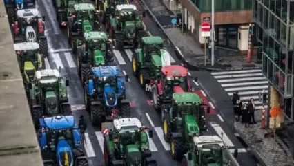 (ویدئو) وقتی کشاورزان اروپا را به هم می‌ریزند؛ چرا و چگونه؟