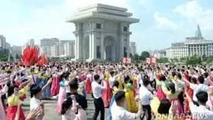 (ویدئو) رقص و پایکوبی مردم کره شمالی در جشن آغاز سال نو