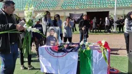 بمی‌ها پیکر فوتبالیست تیم خاتون را بدرقه کردند/ ملیکا محمدی در آمریکا دفن می‌شود