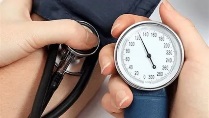 آیا روزه‌دار می‌تواند قرص فشار خون بخورد؟