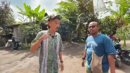 (ویدئو) غذاهای خیابانی در اندونزی؛ از بز کامل کبابی تا 500 کیلو موز سرخ شده