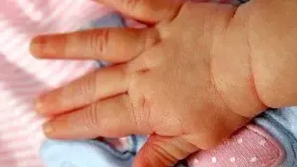 تصویری عجیب ازطبیعی این زن در جایی ناجور