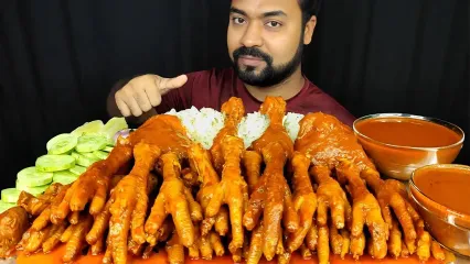 (ویدئو) غذا خوردن با صدا؛ خوردن 3.5 کیلوگرم پا و ران مرغ توسط چهره مشهور بنگلادشی
