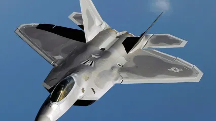 (ویدئو) تصاویر اسکورت ایرباس ۳۵۰ توسط جنگنده‌های اف-۲۲