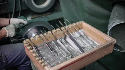 (ویدئو) ببینید ژاپنی ها در چه فرآیندی تیزترین چاقوهای جهان را تولید می کنند