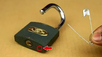 (ویدئو) 2 روش آسان برای باز کردن قفلی که کلیدش را گم کرده اید