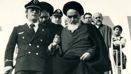 «هیچ» معروف امام خمینی در آستانه ورود به ایران +فیلم
