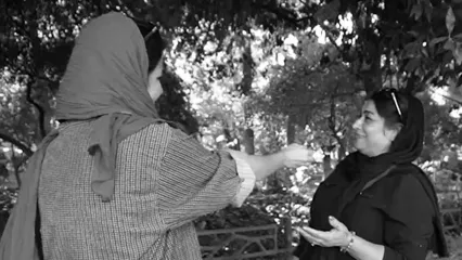 اجرای خیابانی ترانه معروف هایده توسط این خانم‌ها در تهران