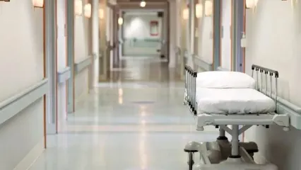 حمله اراذل و اوباش قمه‌کش به اورژانس بیمارستان در لرستان/ ویدئو