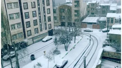 بارش شدید برف در اردبیل/خیابان‌ها و معابر سفیدپوش شدند+فیلم