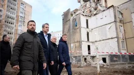 کاروان رئیس‌جمهور اوکراین و نخست وزیر یونان با موشک روسی هدف قرار گرفت