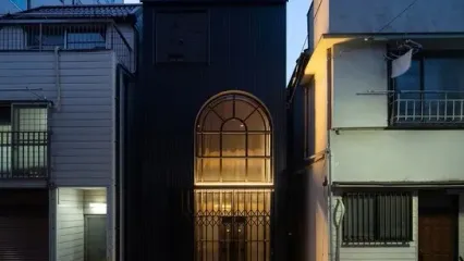 (تصاویر) معماری جذاب یک خانۀ 20 متری در توکیو