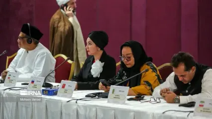 حجاب عجیب یک زن در دومین نشست قرآنی تهران + عکس
