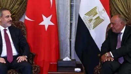 محور رایزنی وزرای خارجه ترکیه و مصر/ تاکید بر راه حل‌های ریشه‌ای برای توقف جنگ