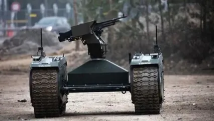 ربات سربازهای ارتش اوکراین؛ از مین گذاری و شلیک تا جابه‌جایی مجروحان/ ویدئو