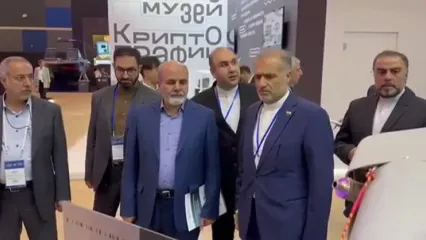 بازدید دبیر شورای عالی امنیت ملی ایران از نمایشگاه محصولات نظامی روسیه+ویدیو