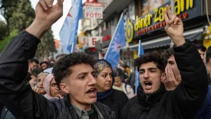 ماجرای تنش و درگیری بین مردم و پلیس در شهر وان ترکیه
