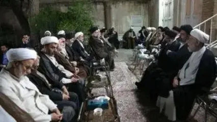 تصاویری از نوه‌ها و نتیجه‌های امام در مراسم فوت معصومه حائری + عکس