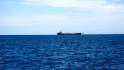 اخباری از حمله به کشتی مرتبط با اسرائیل در آب‌های یمن