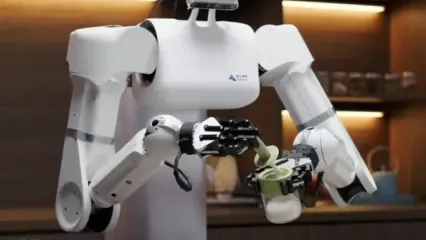 (ویدئو) تصاویر روباتی که حرکاتش شما را انگشت به دهان می کند!