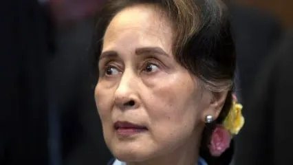 انتقال سوچی، رهبر اپوزیسیون و محبوس میانمار از زندان به حصر خانگی