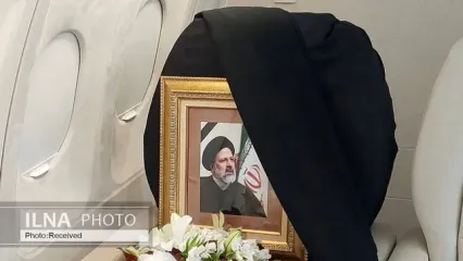 هواپیمای حامل شهدای خدمت به تهران رسید + عکس و فیلم