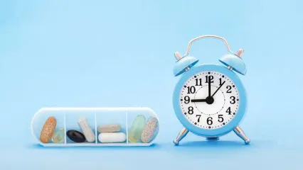 راز شادابی و سلامتی در دستان شما: راهنمای جامع زمان مصرف ویتامین‌ها