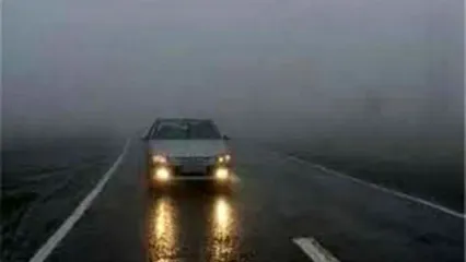 بارش باران و مه گرفتگی در جاده‌های ۱۲ استان