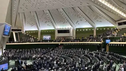 اشک‌های وزرای دولت سیزدهم در فراق شهید رئیسی در مجلس