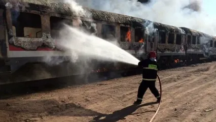 آتش سوزی قطار حومه ای هشتگرد - تهران/ آتش‌سوزی قطار در فردیس تلفات نداشت