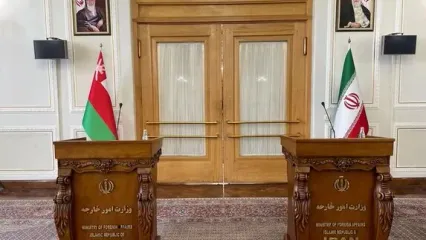 فیلم/  استقبال باقری از وزیر خارجه عمان در محل وزارت امور خارجه