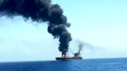 حمله موشکی به یک نفتکش در دریای سرخ