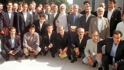 عکس |  نوستالژی - تیم ملی فوتبال 98 در کنار رقیب خاتمی