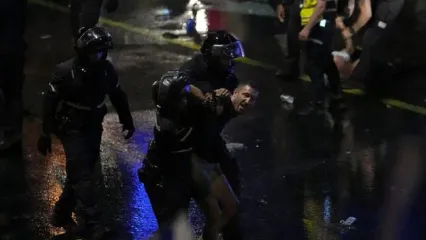 تظاهرات در تل‌آویو به خشونت کشیده شد/ بی بی در لبه تیغ انتقاد+ فیلم