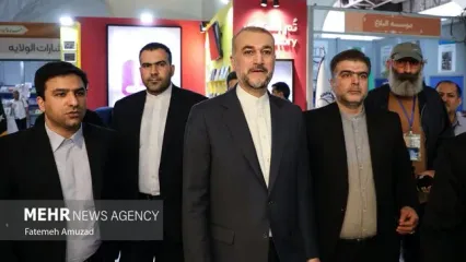 تصاویر: بازدید وزیر امور خارجه از نمایشگاه کتاب تهران