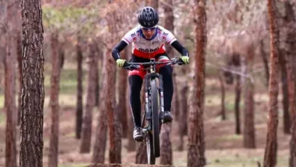 واکنش دختر تاریخ‌ساز دوچرخه‌سواری به بی‌مدال ماندن در قهرمانی آسیا
